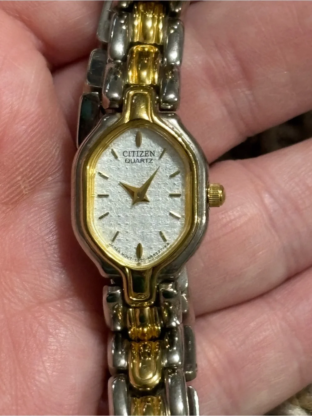 Vintage Citizen Women's Quartz Analog Two-Tone Bracelet Watch Just Needs Battery
